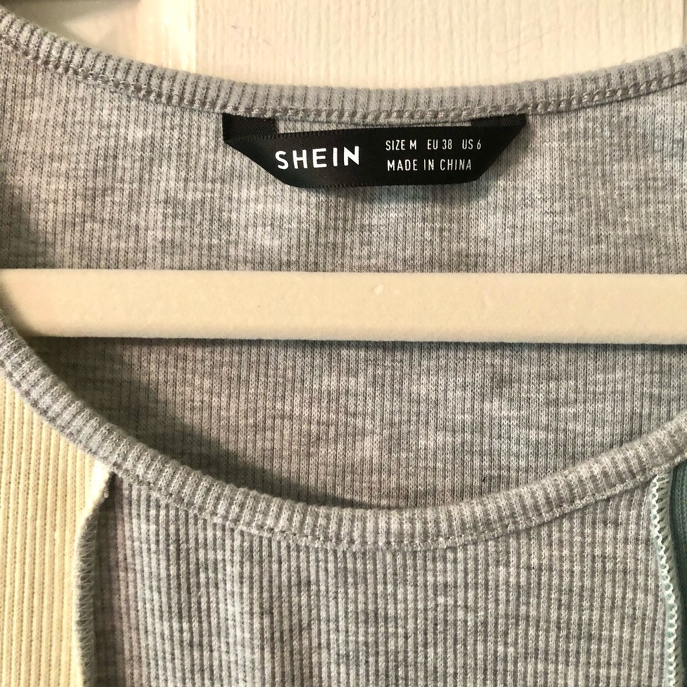 Shein, Colorblock Cropped Top - Picture 2 of 6
